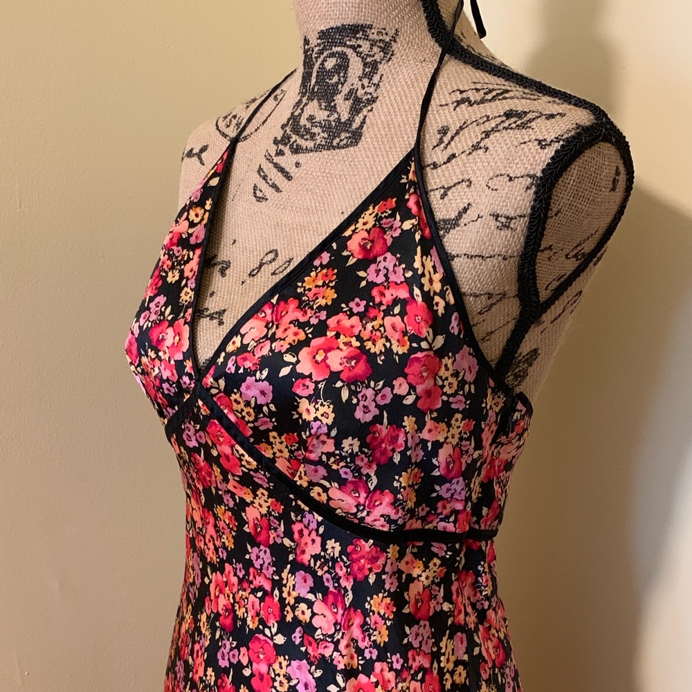 100% Silk Express Dress - Picture 7 of 8